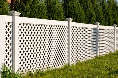 Vinyl Fence Repair Cost — Cost of Vinyl Fence Repair