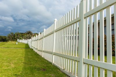 Vinyl Fence Repair Contractors